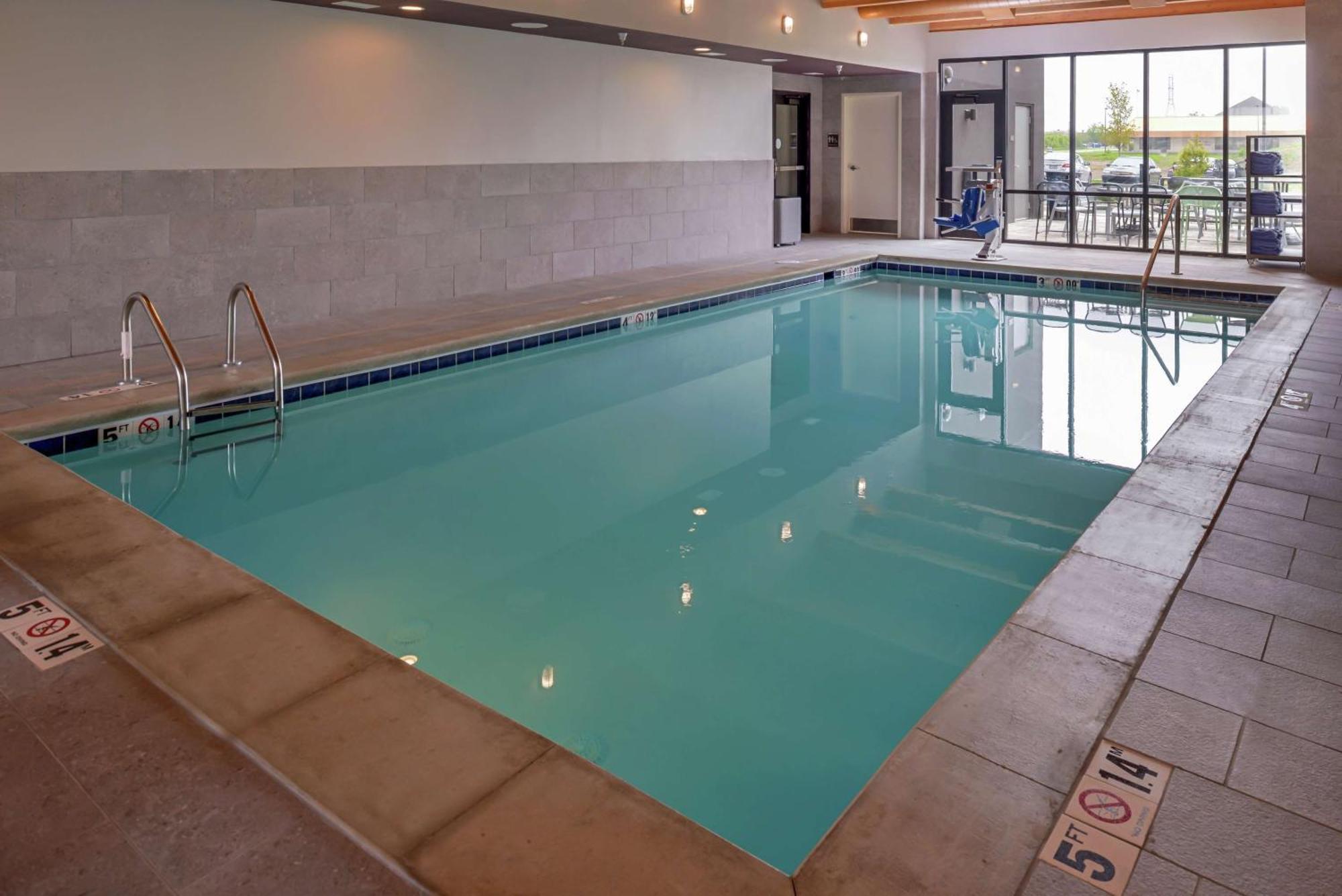 Home2 Suites By Hilton Merrillville Buitenkant foto